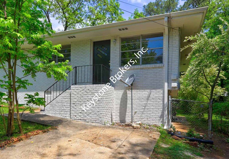 305 Moreland Way